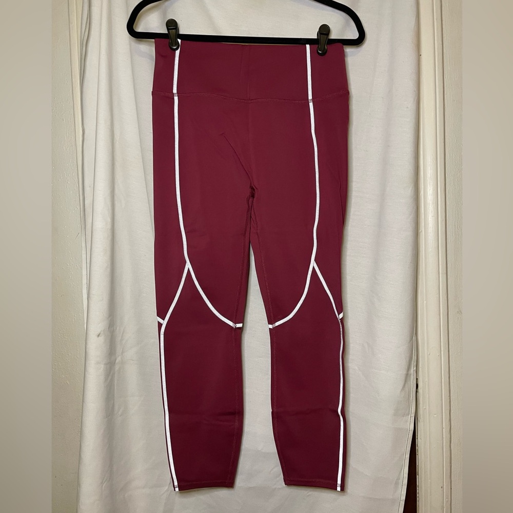NIB NWOT Zuda Burgundy 7/8 High Rise Leggings w/ Accented Reflectors Size M